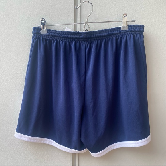 Women’s Nike Shorts - Picture 5 of 5